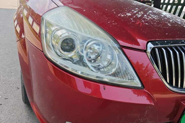 Used Buick Excelle 2011 1.6 LX-MT Right Front Headlight