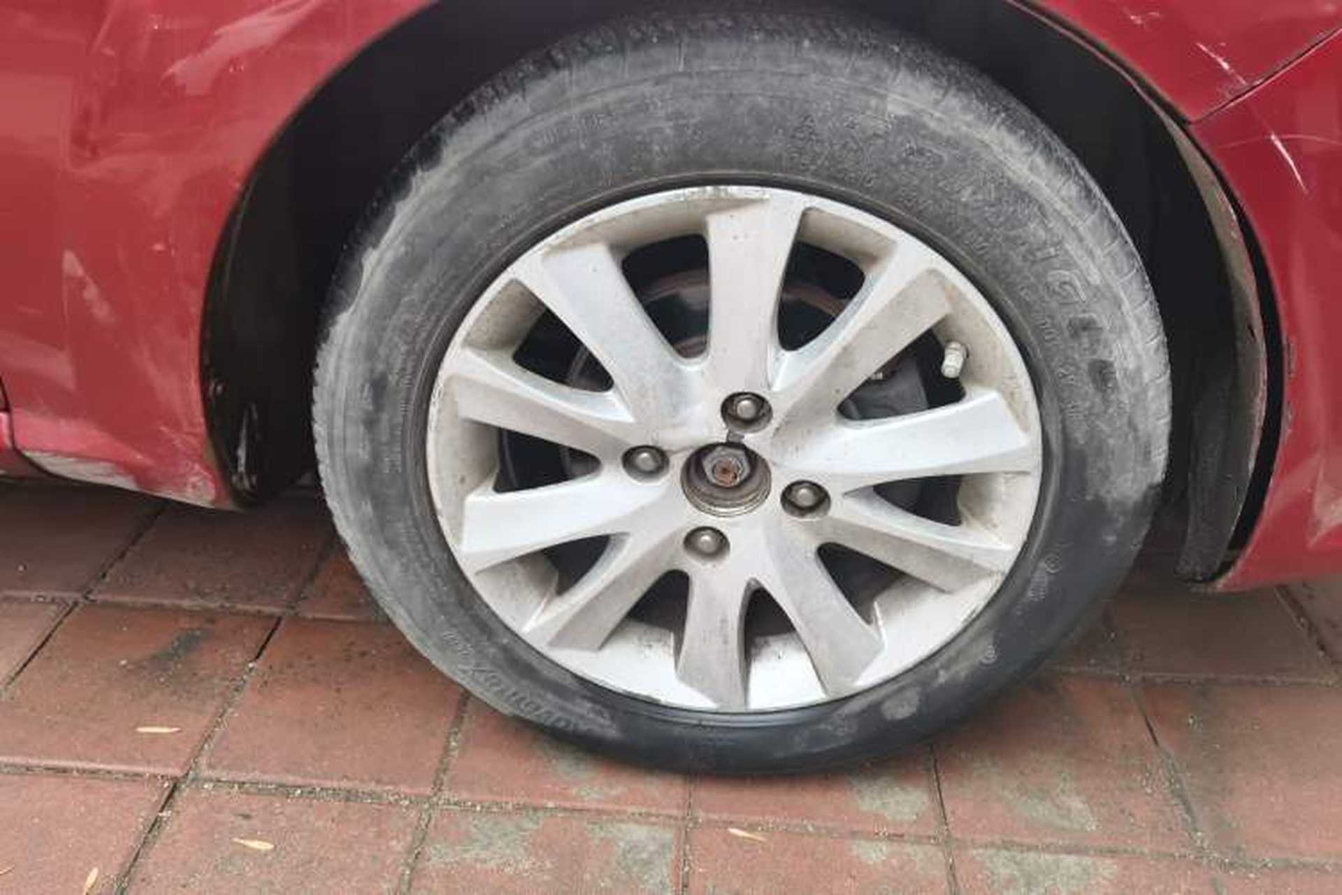 Used Buick Excelle 2011 1.6 LE-AT Right Front Wheel Hub
