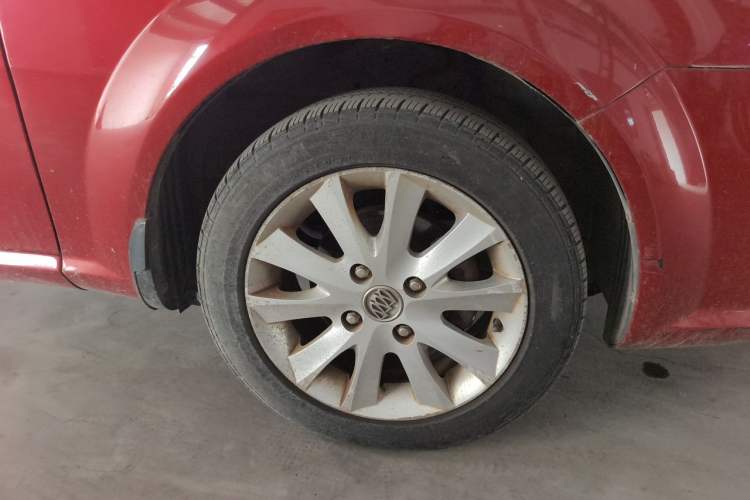Used Buick Excelle 2011 1.6 LE-AT Right Front Wheel Hub
