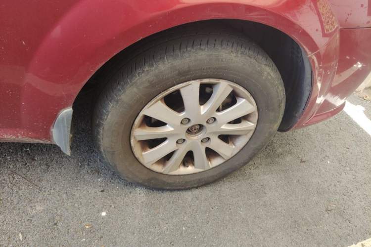 Used Buick Excelle 2011 1.6LX-AT Right Front Wheel Hub