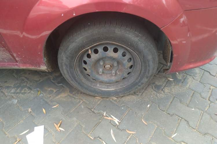 Used Buick Excelle 2011 1.6 LX-MT Right Front Wheel Hub