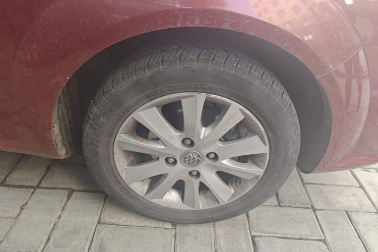 Used Buick Excelle 2011 1.6 LE-AT Right Front Wheel Hub