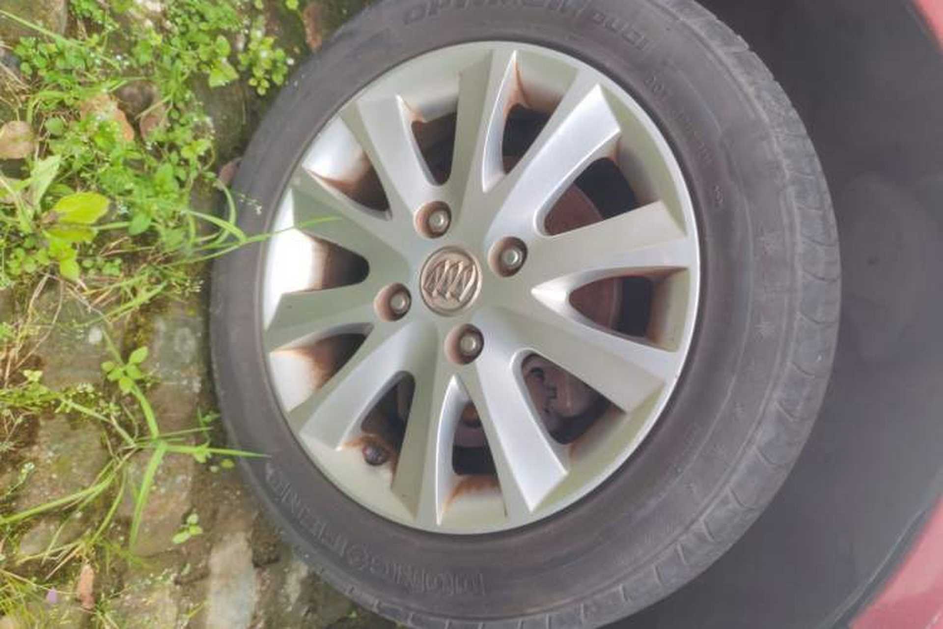 Used Buick Excelle 2011 1.6 LE-AT Right Front Wheel Hub
