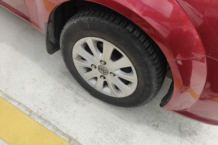Used Buick Excelle 2011 1.6LX-AT Right Front Wheel Hub