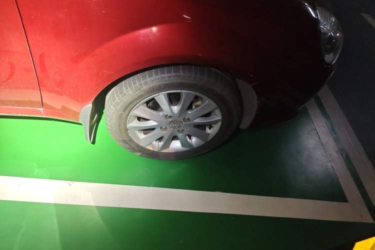 Used Buick Excelle 2011 1.6LX-AT Right Front Wheel Hub