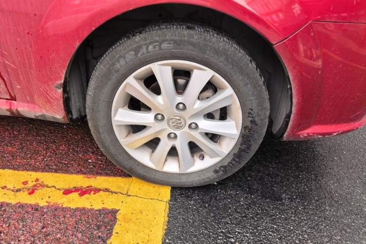 Used Buick Excelle 2011 1.6 LE-AT Right Front Wheel Hub