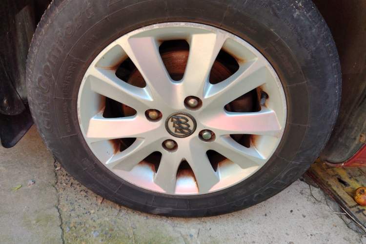 Used Buick Excelle 2011 1.6LX-AT Right Front Wheel Hub