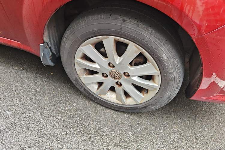 Used Buick Excelle 2011 1.6 LE-AT Right Front Wheel Hub