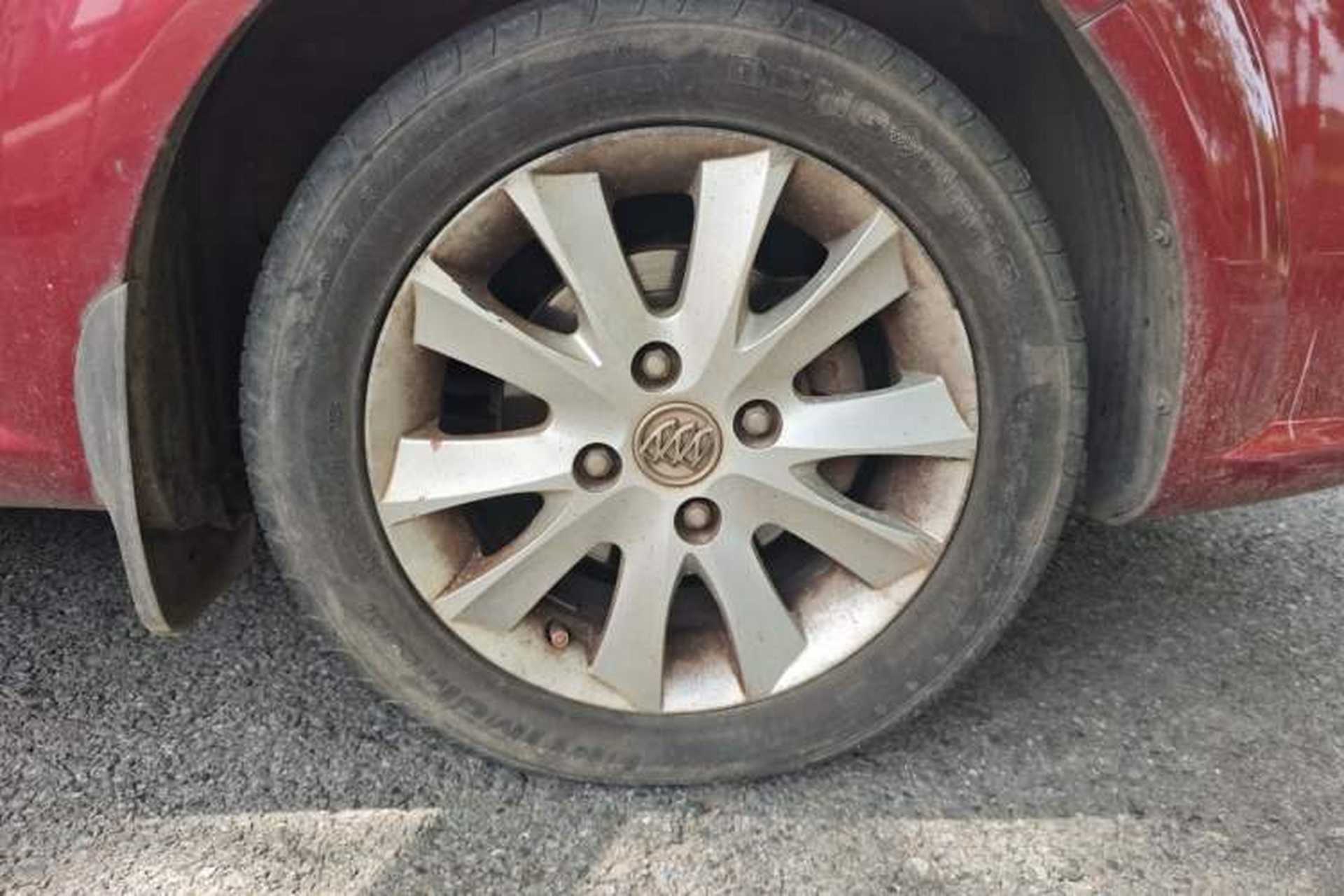 Used Buick Excelle 2011 1.6 LE-MT Right Front Wheel Hub
