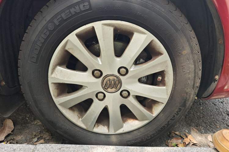 Used Buick Excelle 2011 1.6LX-AT Right Front Wheel Hub