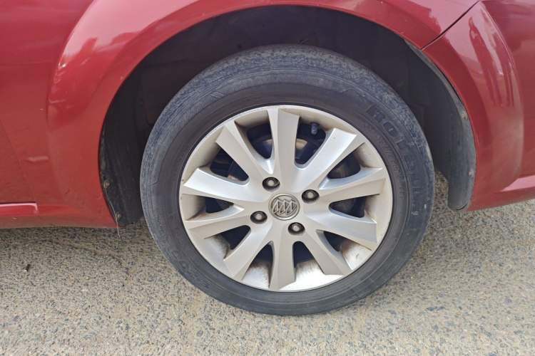 Used Buick Excelle 2011 1.6 LE-AT Right Front Wheel Hub