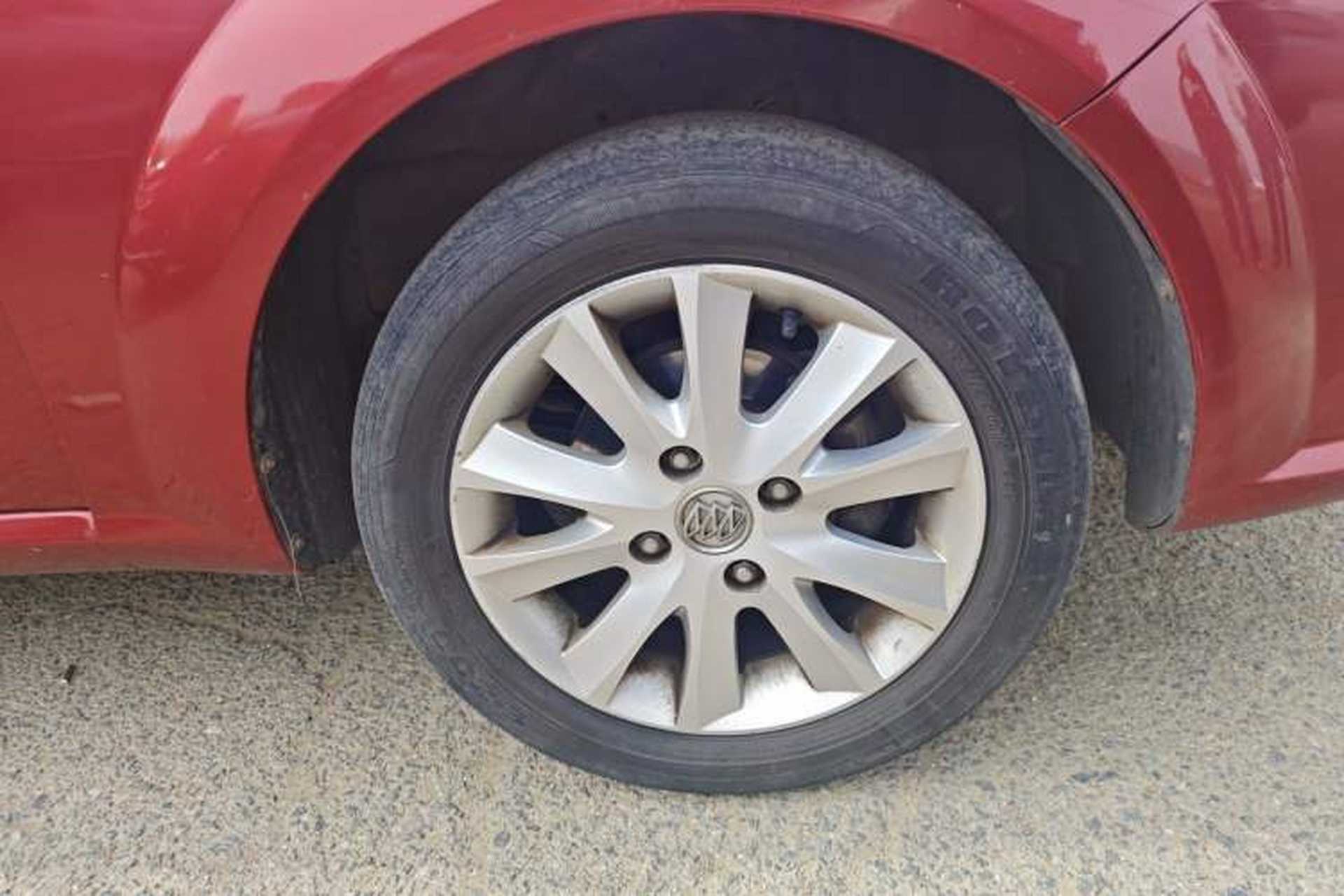 Used Buick Excelle 2011 1.6 LE-AT Right Front Wheel Hub