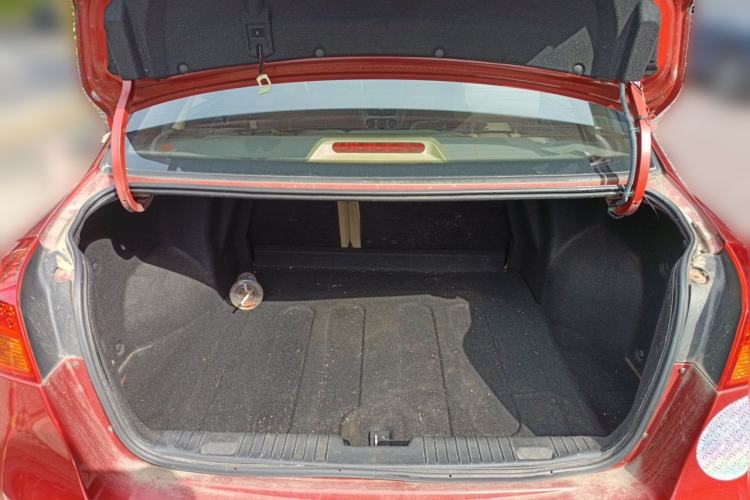 Used Buick Excelle 2011 1.6 LE-AT Trunk
