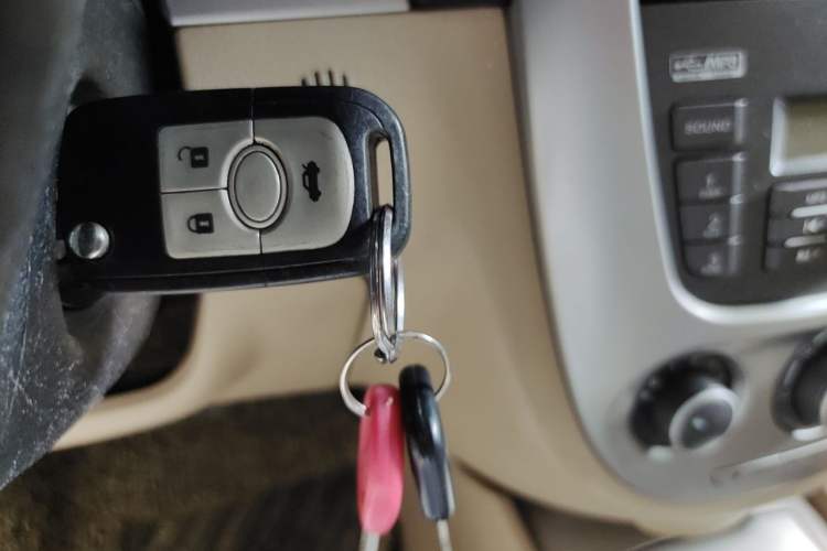 Used Buick Excelle 2011 1.6LX-AT Vehicle Key