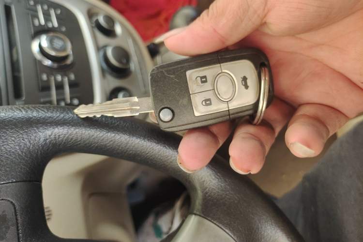 Used Buick Excelle 2011 1.6LX-AT Vehicle Key