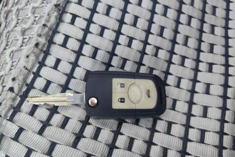 Used Buick Excelle 2011 1.6 LX-MT Vehicle Key