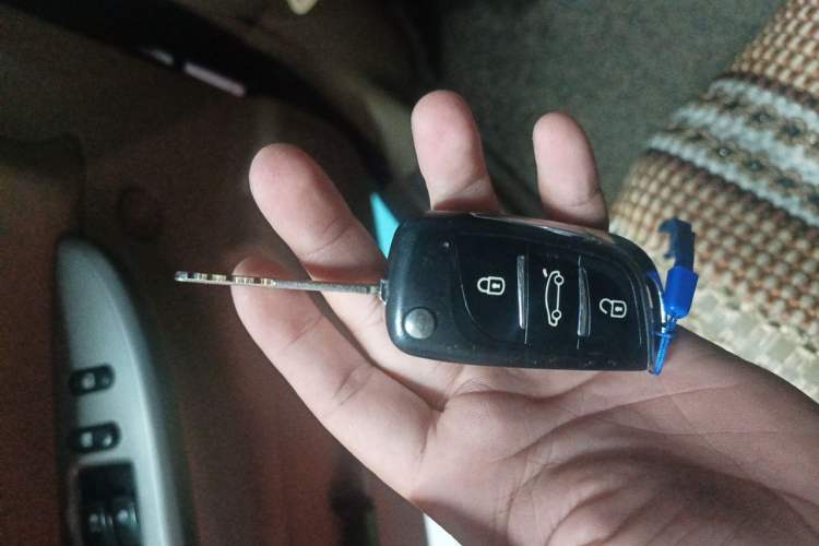 Used Buick Excelle 2011 1.6LX-AT Vehicle Key