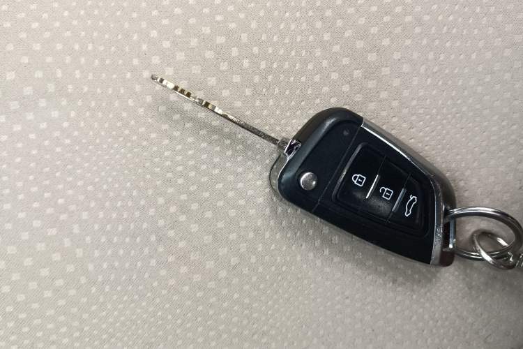 Used Buick Excelle 2011 1.6LX-AT Vehicle Key