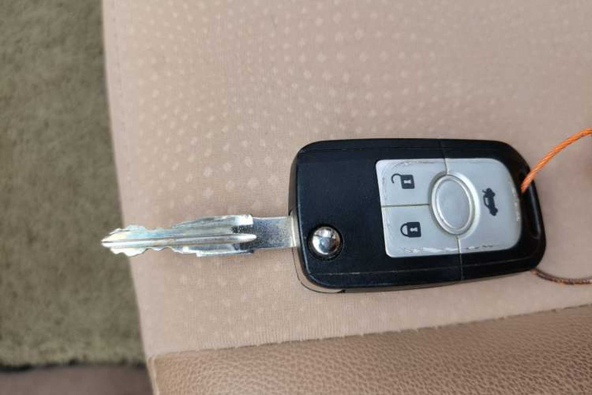 Used Buick Excelle 2011 1.6LX-AT Vehicle Key