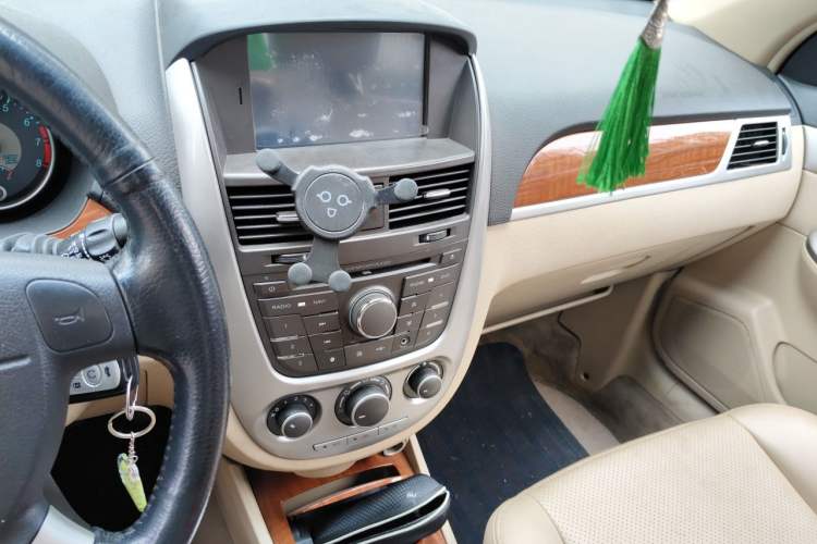 Used Buick Excelle 2011 1.6 LE-AT Audio And AC Panel