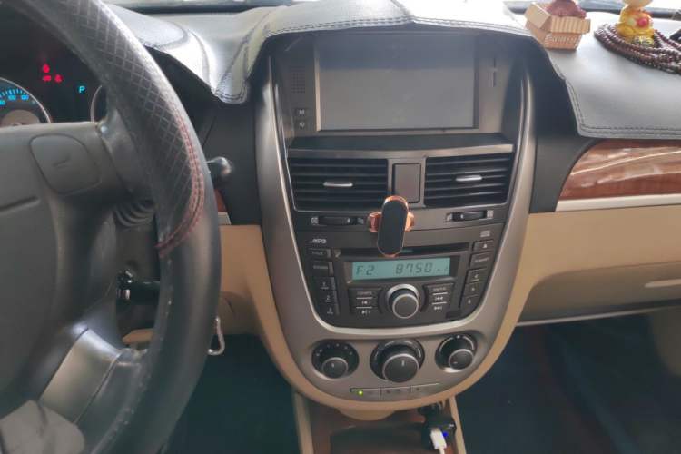 Used Buick Excelle 2011 1.6LX-AT Audio And AC Panel