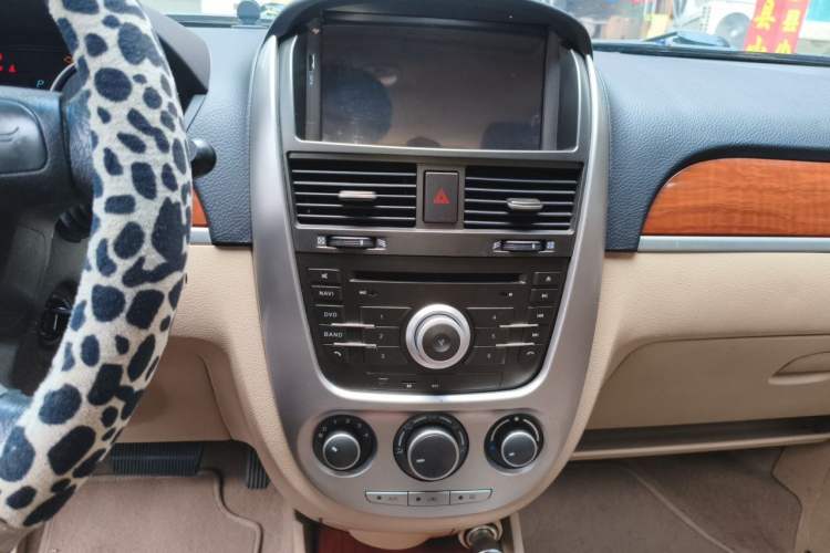 Used Buick Excelle 2011 1.6 LE-AT Audio And AC Panel