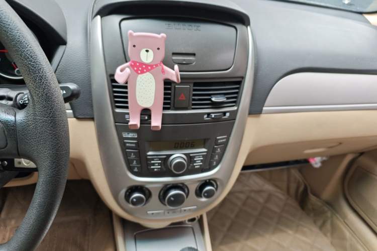 Used Buick Excelle 2011 1.6LX-AT Audio And AC Panel