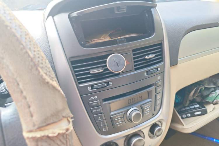 Used Buick Excelle 2011 1.6 LX-MT Audio And AC Panel