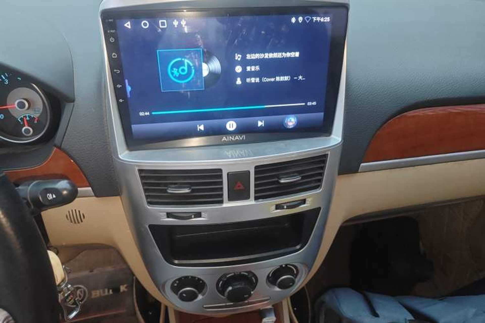 Used Buick Excelle 2011 1.6 LE-MT Audio And AC Panel