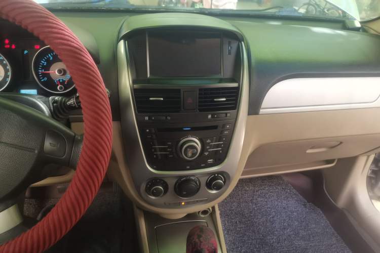 Used Buick Excelle 2011 1.6LX-AT Audio And AC Panel