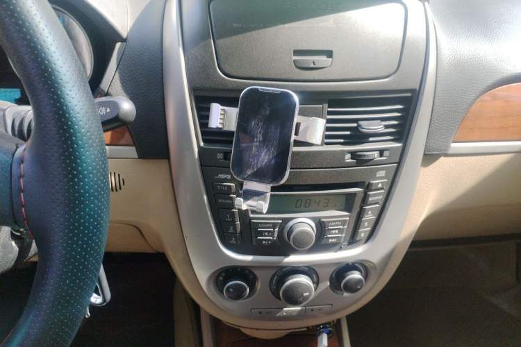 Used Buick Excelle 2011 1.6 LE-MT Audio And AC Panel