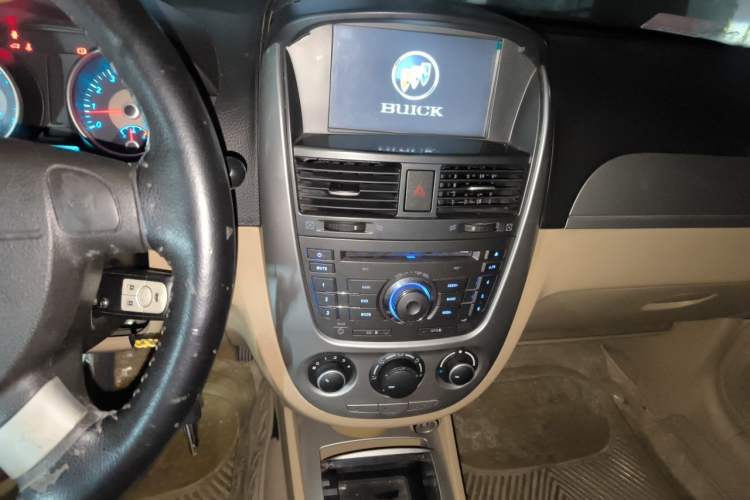 Used Buick Excelle 2011 1.6 LX-MT Audio And AC Panel