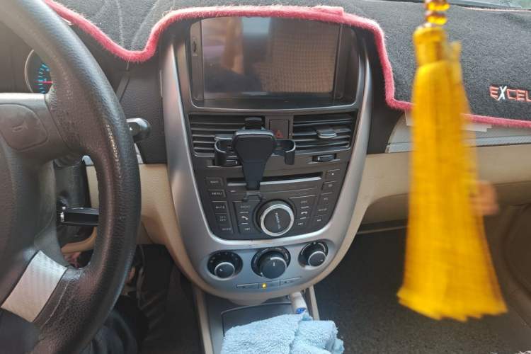Used Buick Excelle 2011 1.6 LX-MT Audio And AC Panel