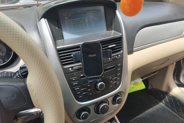 Used Buick Excelle 2011 1.6 LX-MT Audio And AC Panel