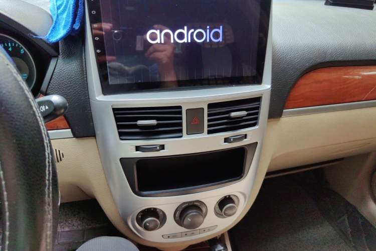 Used Buick Excelle 2011 1.6 LE-MT Audio And AC Panel