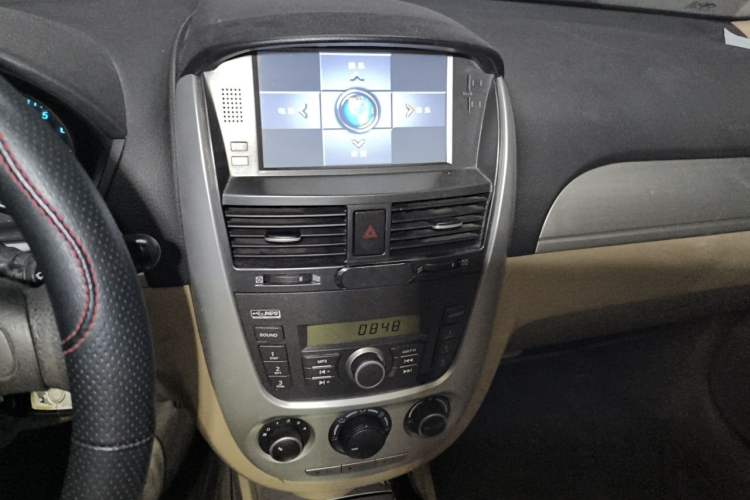 Used Buick Excelle 2011 1.6LX-AT Audio And AC Panel