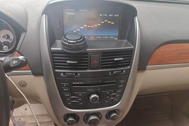 Used Buick Excelle 2011 1.6 LE-MT Audio And AC Panel