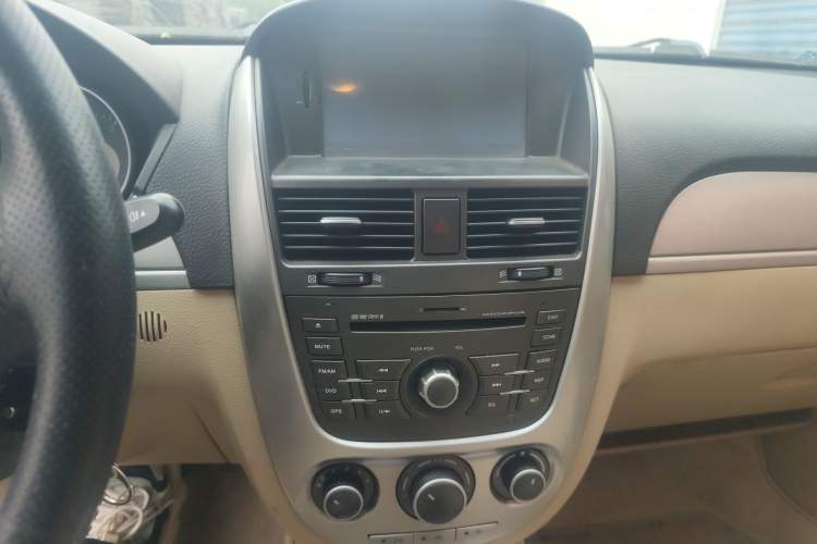Used Buick Excelle 2011 1.6LX-AT Audio And AC Panel