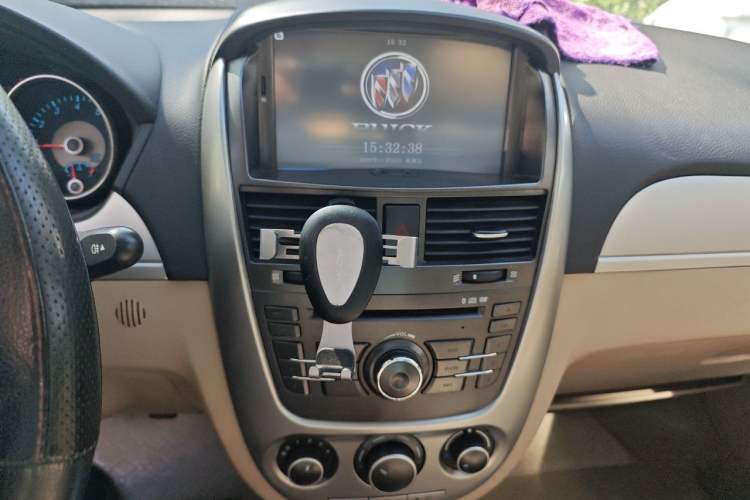 Used Buick Excelle 2011 1.6 LX-MT Audio And AC Panel