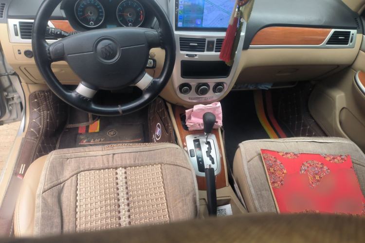 Used Buick Excelle 2011 1.6 LE-AT Center Console