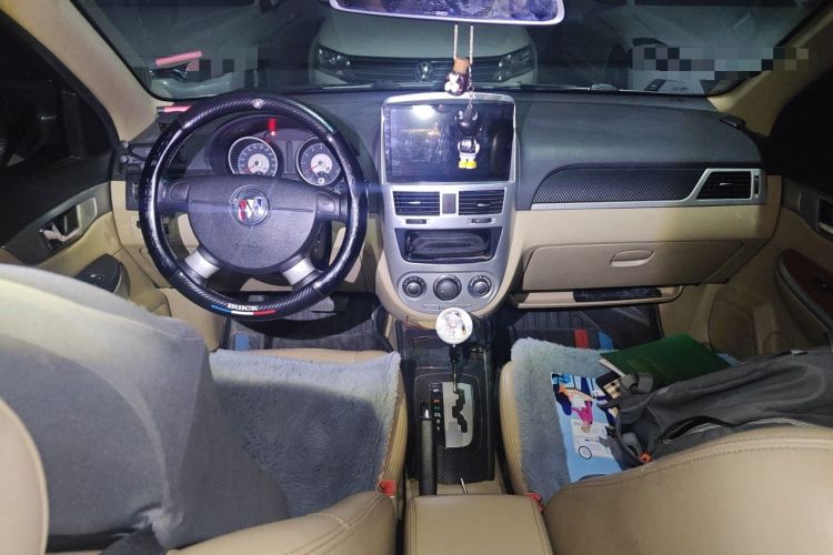 Used Buick Excelle 2011 1.6 LE-AT Center Console