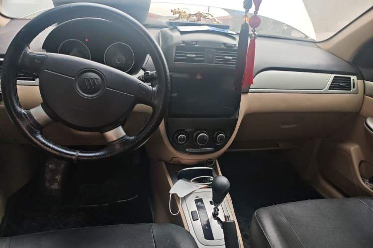 Used Buick Excelle 2011 1.6LX-AT Center Console