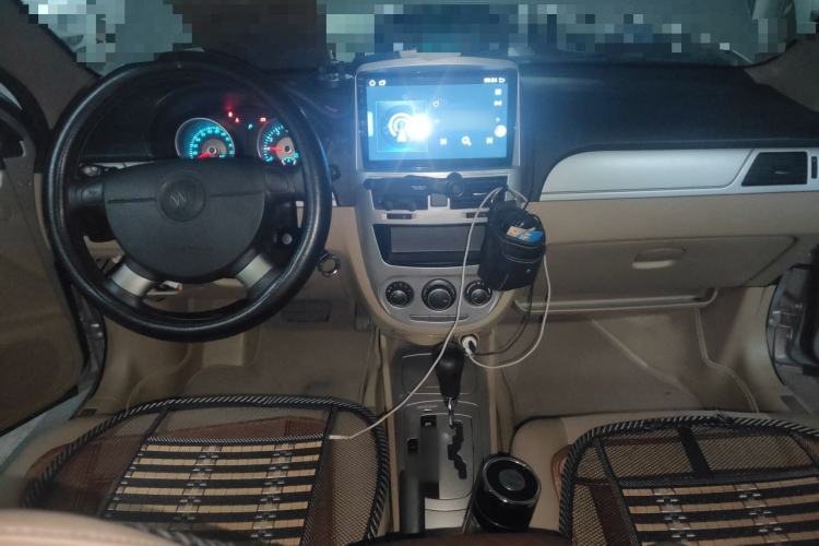 Used Buick Excelle 2011 1.6 LE-AT Center Console