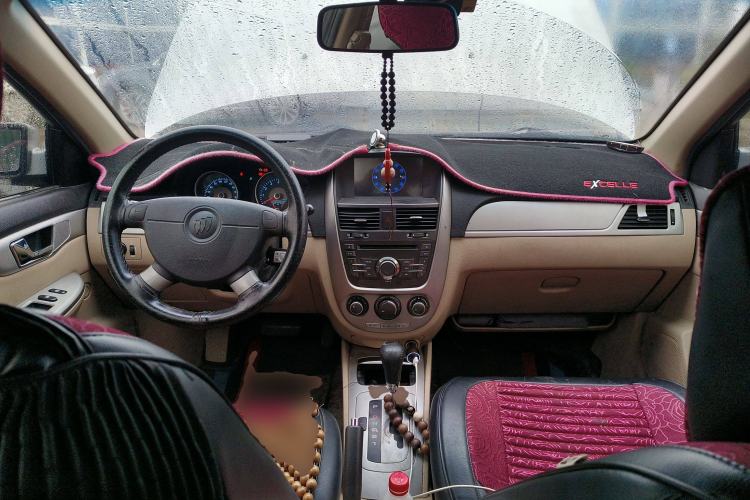 Used Buick Excelle 2011 1.6LX-AT Center Console