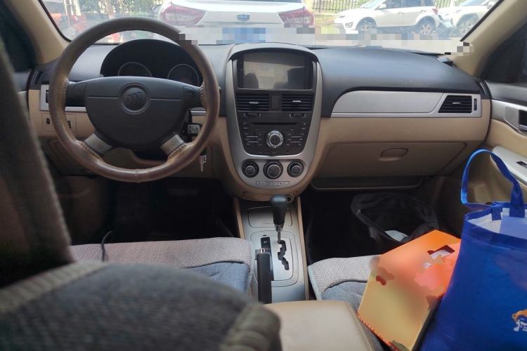 Used Buick Excelle 2011 1.6LX-AT Center Console