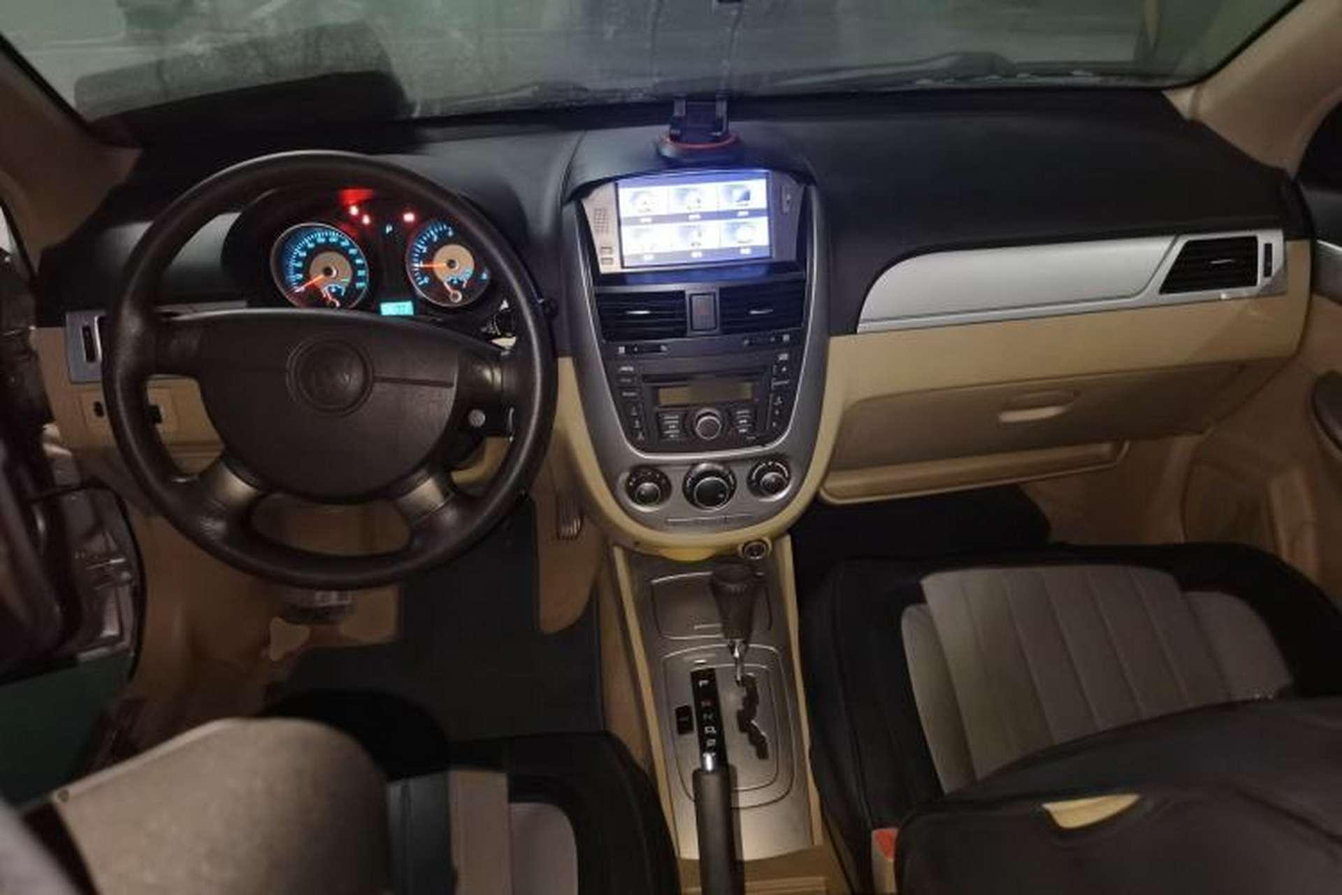 Used Buick Excelle 2011 1.6LX-AT Center Console