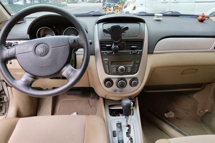 Used Buick Excelle 2011 1.6LX-AT Center Console