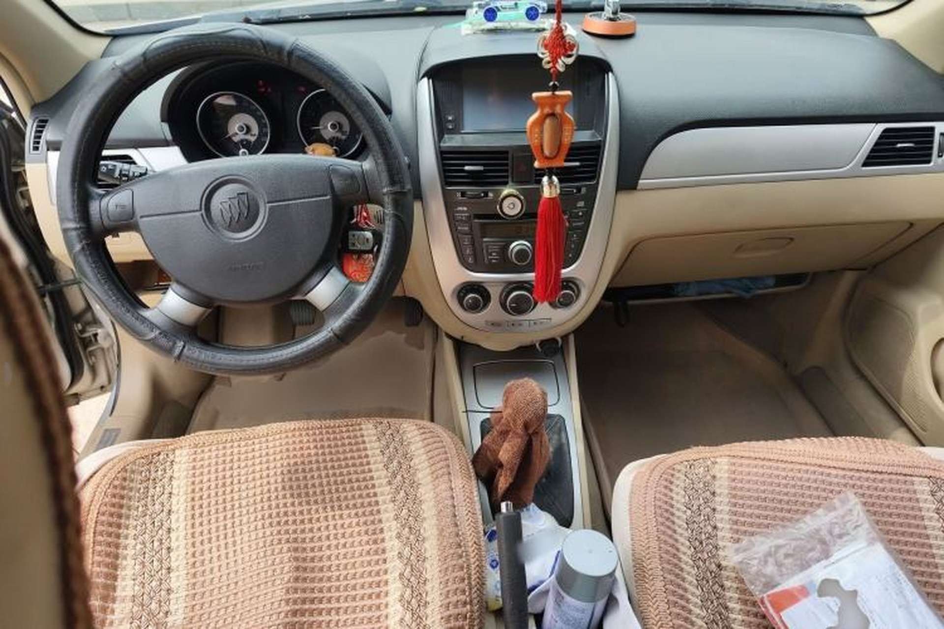 Used Buick Excelle 2011 1.6 LX-MT Center Console