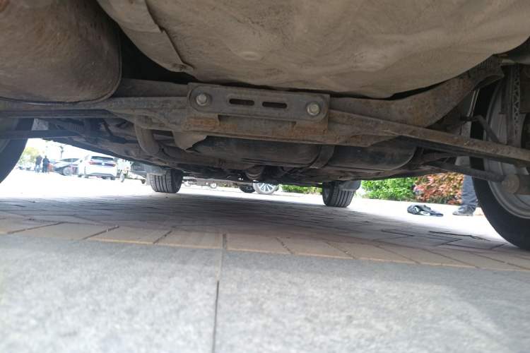 Used Buick Excelle 2011 1.6 LX-MT Chassis Rear