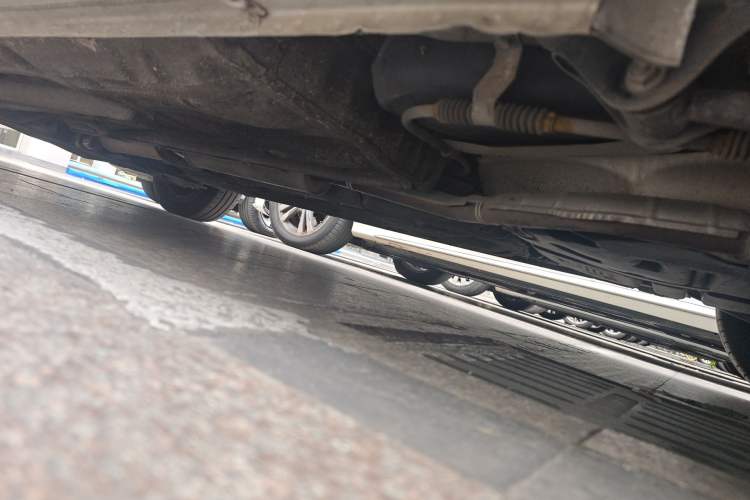 Used Buick Excelle 2011 1.6LX-AT Chassis Rear Left